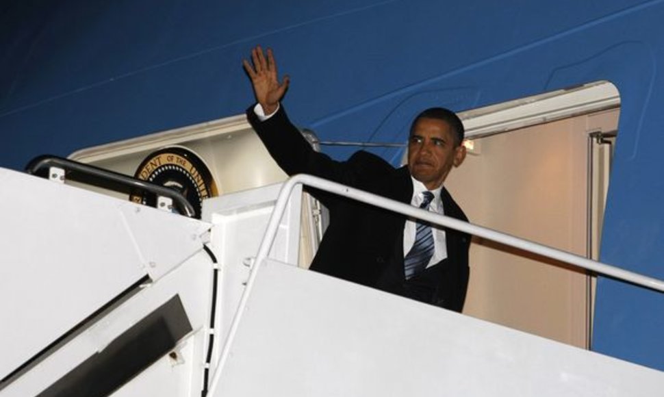 B.Obamos išvykimas iš JAV