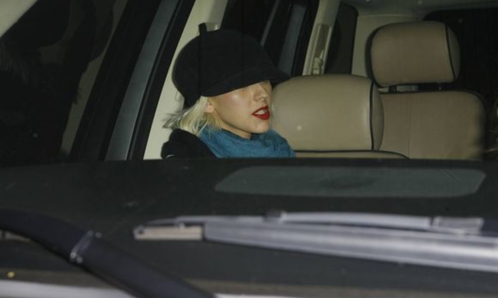 Christina Aguilera su draugu avarijos vietoje