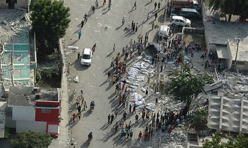 Haičio sostinė po žemės drebėjimo