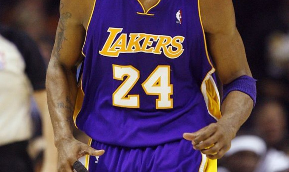 „Lakers“ nusileido varžovams
