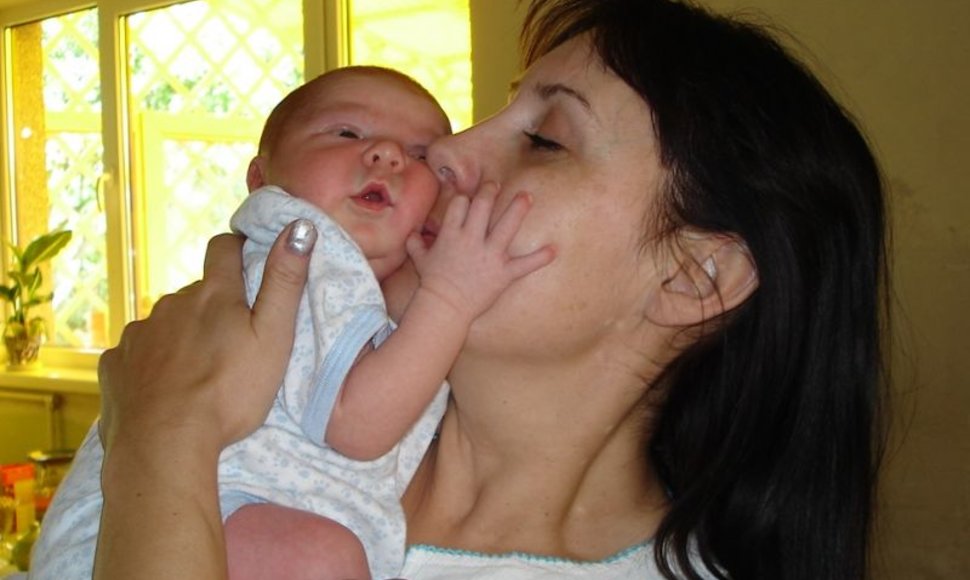 Foto naujienai: "Sesutė" Silvija Kairienė tapo močiute