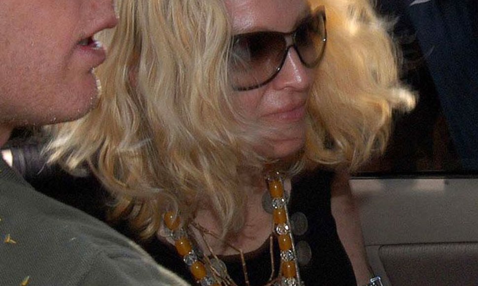Foto naujienai: Madonna savo namą Londone pavertė sporto sale