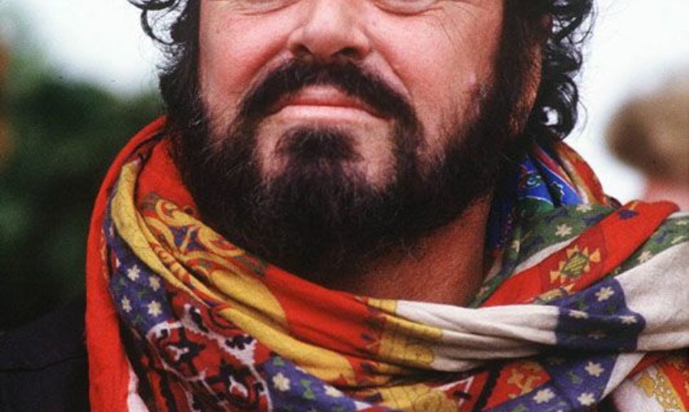Foto naujienai: Pavarotti paskutinio koncerto metu tik žiopčiojo?