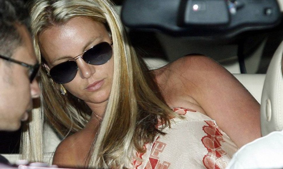 Foto naujienai: Britney Spears pateko į avariją