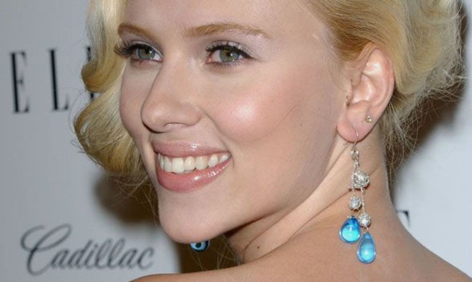 Foto naujienai: Scarlett Johansson – dainininkė?