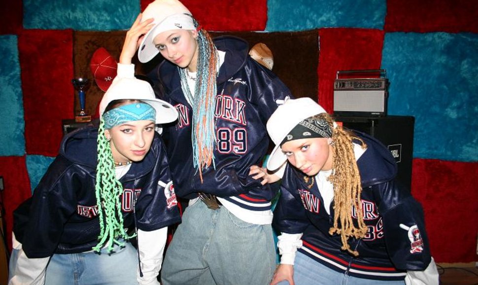 Foto naujienai: „Trylika“ šoka hip-hop‘ą ir dainuoja atvirkščiai