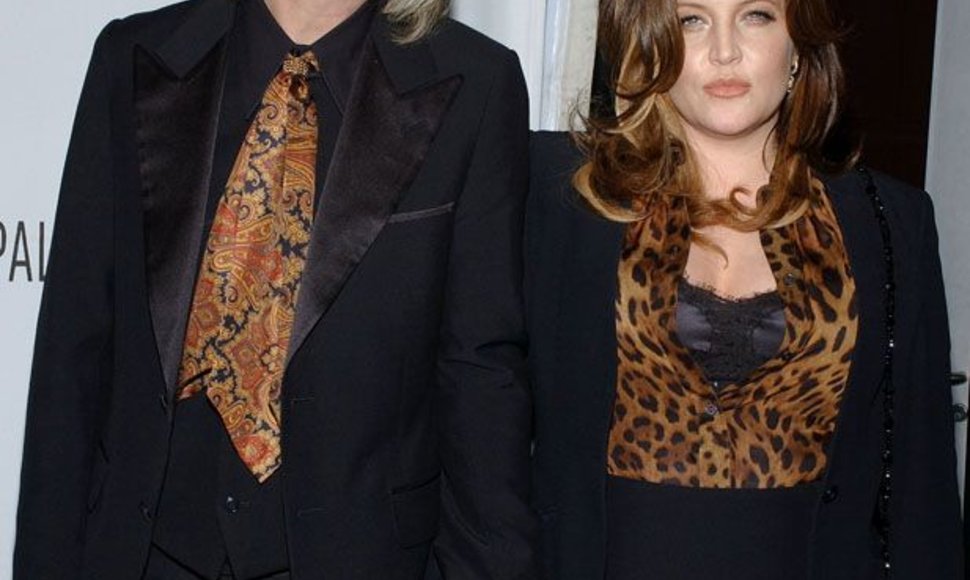 Foto naujienai: Lisa Marie Presley pagimdė dvynukes