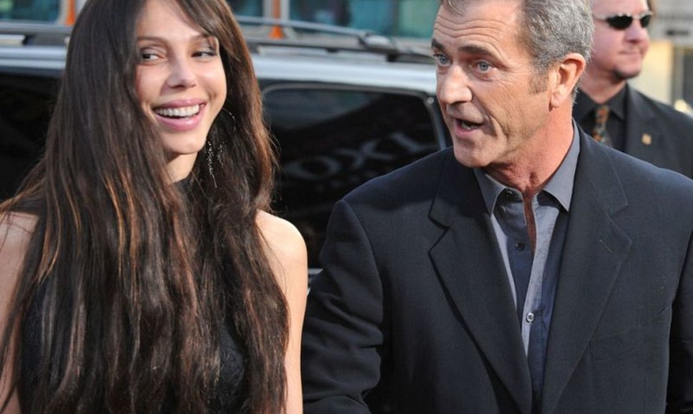 Foto naujienai: Melas Gibsonas turės aštuntą vaiką?