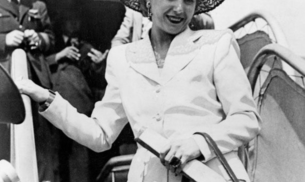 Foto naujienai: Evita Peron (1919–1952). Paleistuvė ar šventoji?