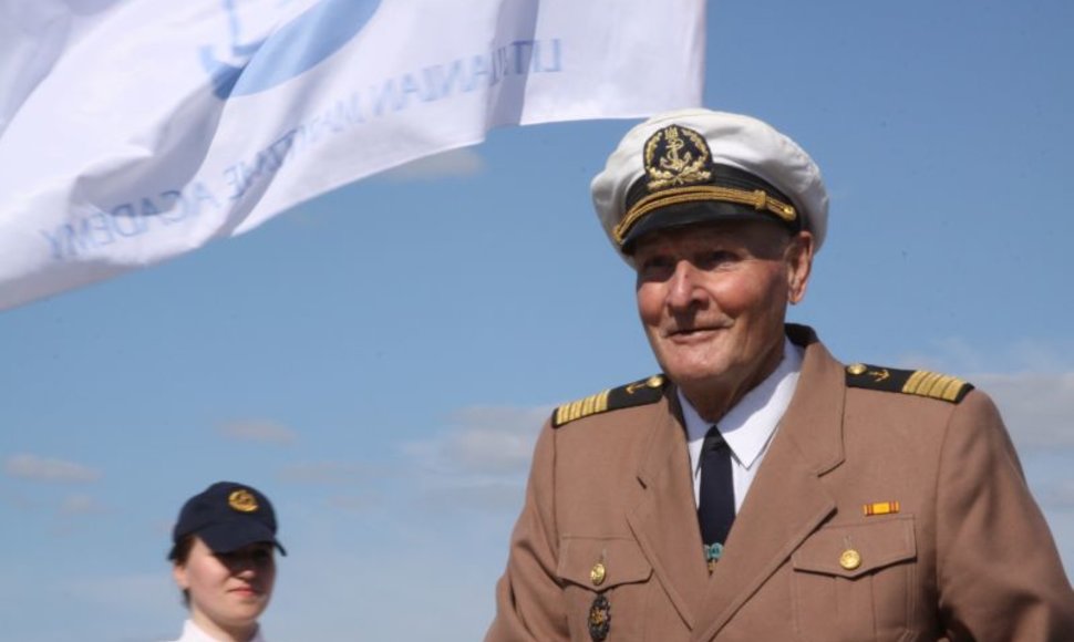 Šiemet 80 metų jubiliejų švęsiantis kapitonas Eimutis Astikas.