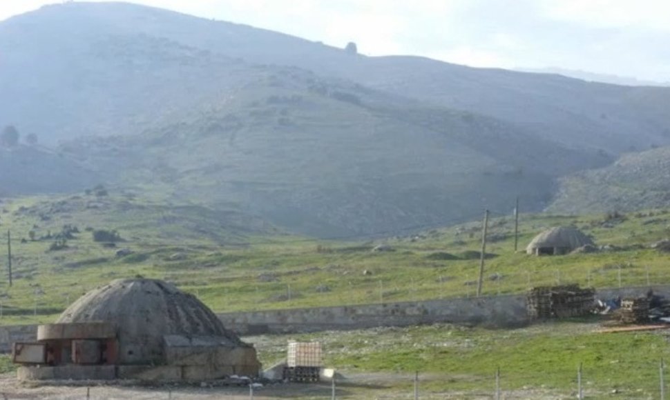 Albanijoje yra apie 750 tūkstančių tokių bunkerių.
