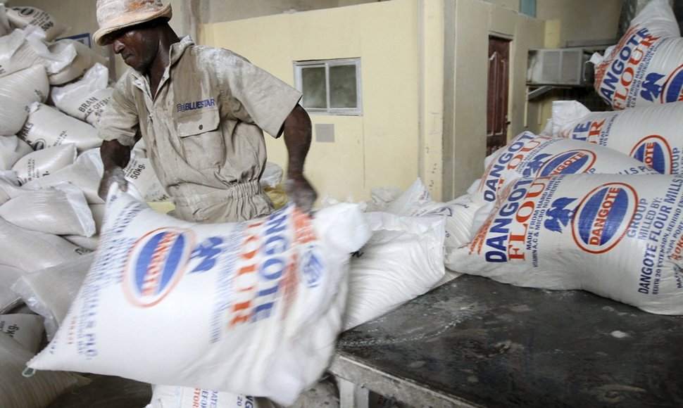 Turtingiausio Afrikoje verslininko, Aliko Dangotes bendrovė prekiauja cementu, miltais, cukrumi.