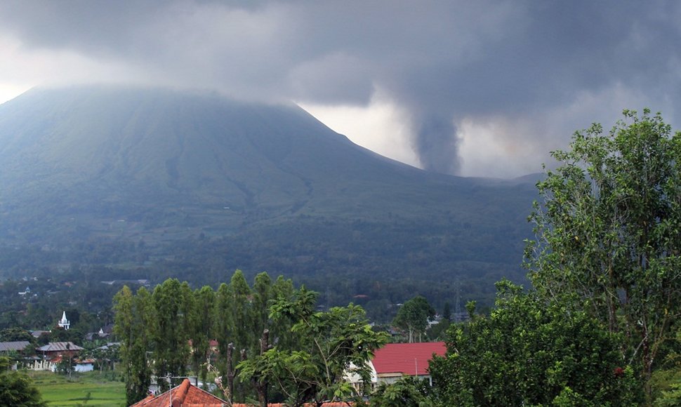 Indonezijoje išsiveržė ugnikalnis.