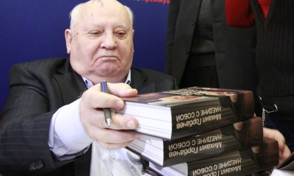 Michailas Gorbačiovas pristatė naują savo knygą