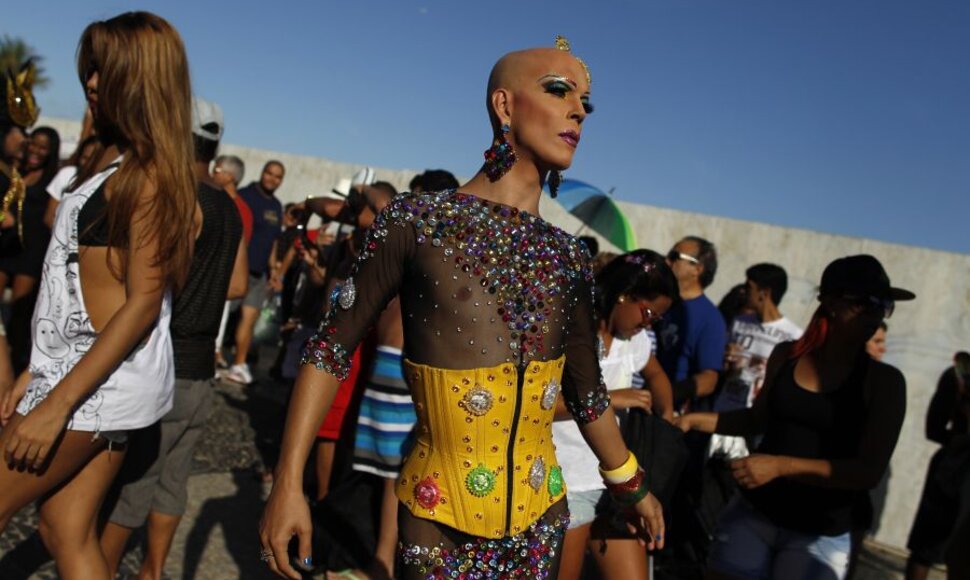 Spalvingo homoseksualų parado akimirkos