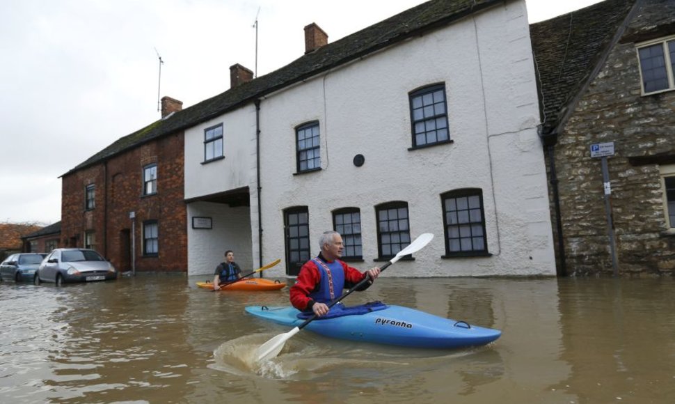 Potvynis pietvakarių Anglijos miestuose