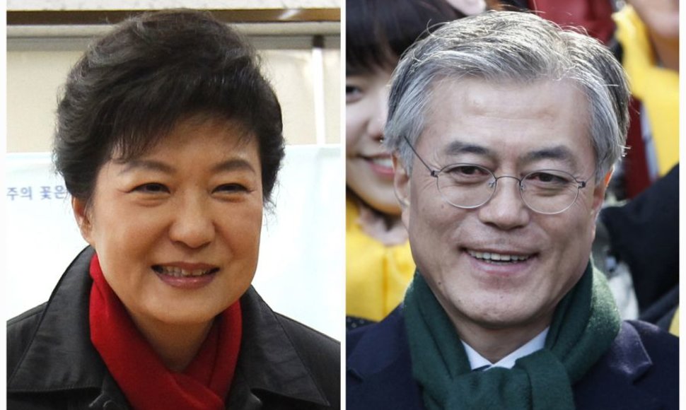 Park Geun-hye (kairėje) ir Moon Jae-inas