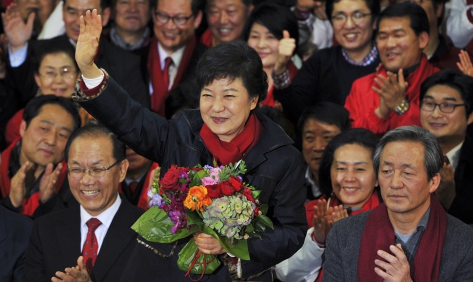 Naująja Pietų Korėjos vadove tapo konservatorė Park Geun-Hye.