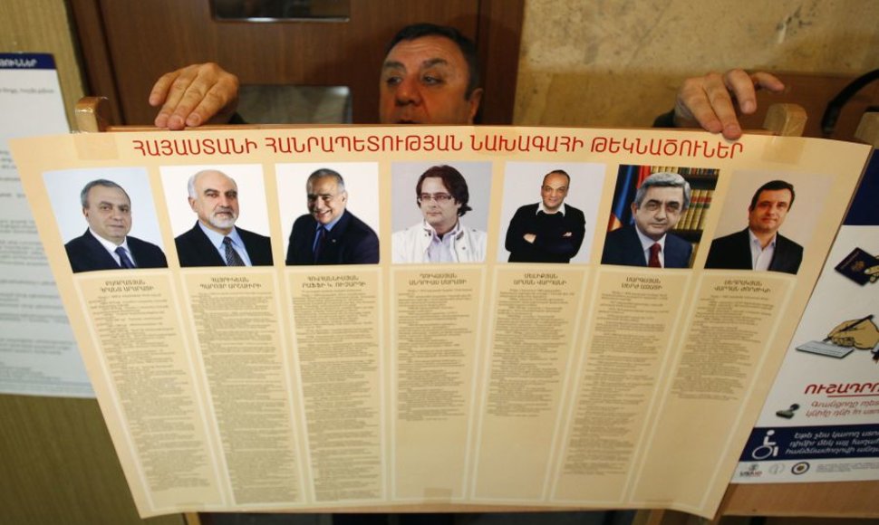 Armėnija pirmadienį renka naują prezidentą.