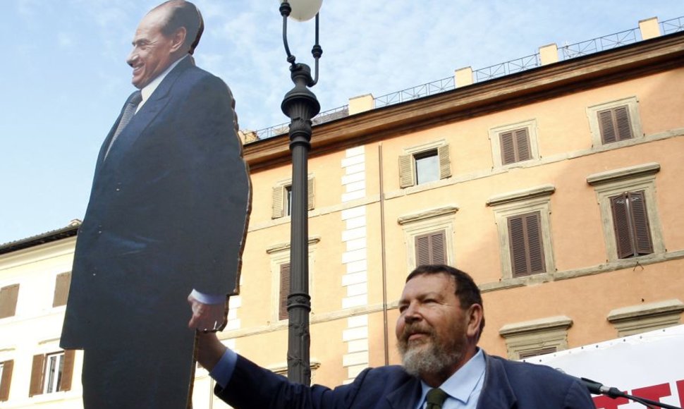 Mitingą Romoje surengė S.Berlusconi bičiulis, žurnalistas Giuliano Ferrara 