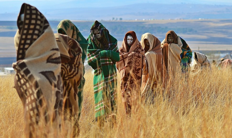 Tradicinė apipjaustymo ceremonija Pietų Afrikoje baigėsi jaunuolių mirtimis.