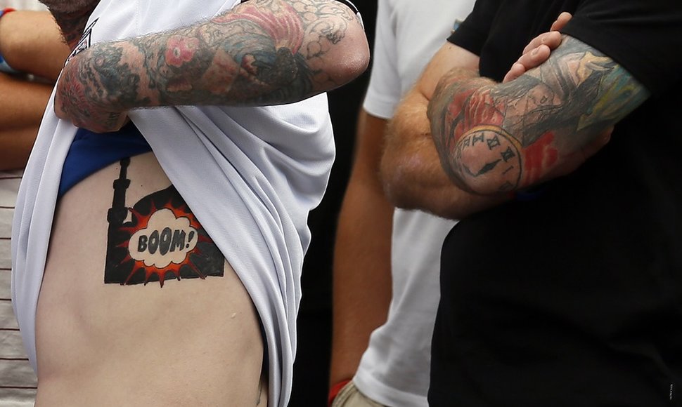 Dėl tatuiruotės britas susilaukė nemalonumų. 