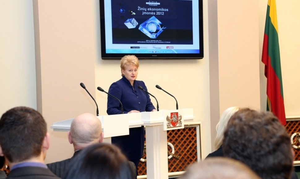 Prezidentė Dalia Grybauskaitė įteikė „Žinių ekonomikos įmonės 2012“ apdovanojimus. 