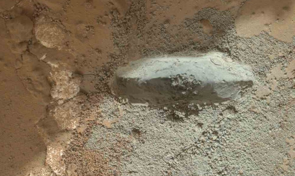 „Curiosity“ pragręžė pirmąjį akmenį Marse