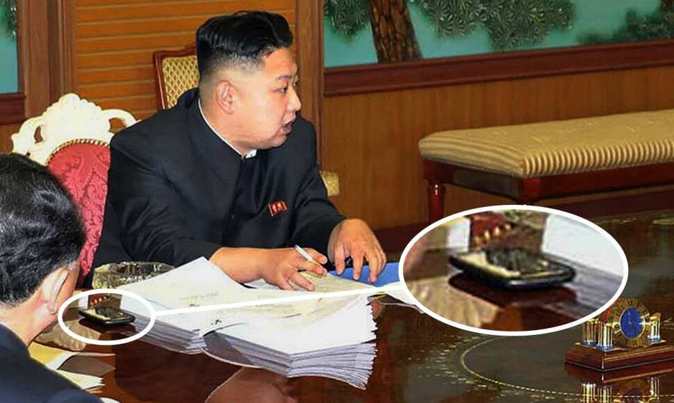 Manoma, kad Kim Jong Unas naudoja taivaniečių kompanijos HTC telefoną.