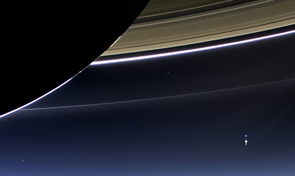 „Cassini“ nufotografavo Žemę iš Saturno orbitos