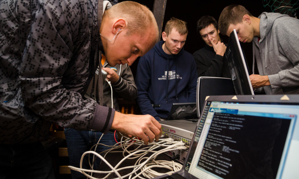 IT sistemų administratorių turnyro „SysAdmin 2013“ akimirka