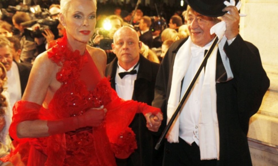 Vienos operos pokylio organizatorių Richardą Lugnerį lydėjo aktorė Brigitte Nielsen.