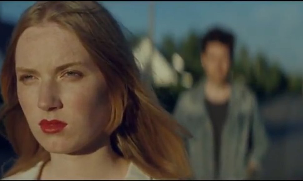 Aušrinė Abramaitytė britų grupės „Basttile“ vaizdo klipe