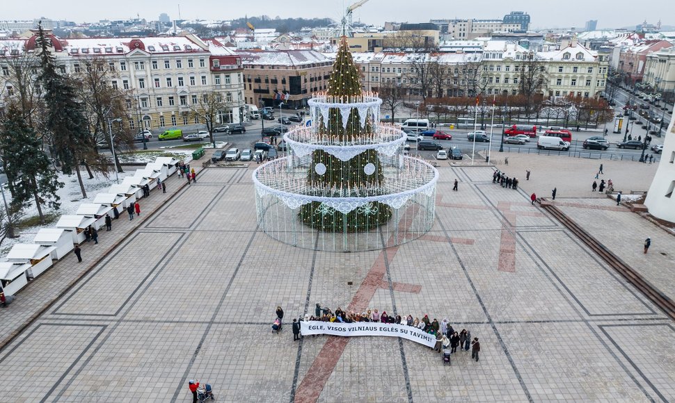 Akcija „Visos Vilniaus Eglės palaiko kalėdinę Vilniaus eglę“