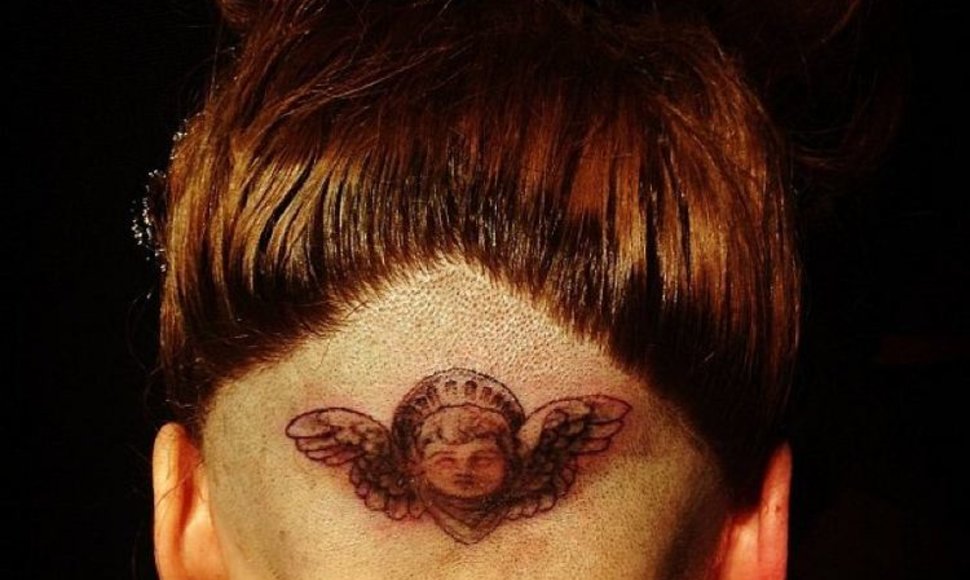 Naujoji Lady Gagos galvūgalio tatuiruotė