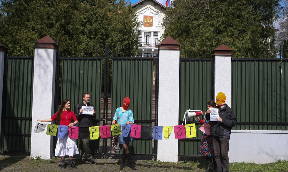 Prie Rusijos ambasados surengta protesto akcija