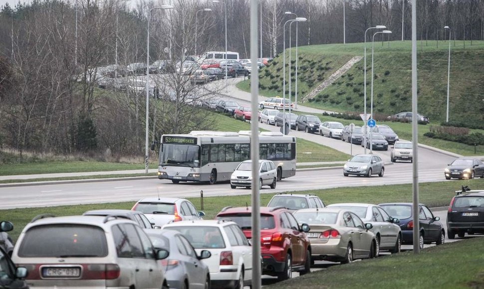 Išpardavimas prekybos centre sulaukė žmonių antplūdžio