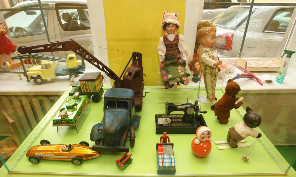 Žaislų muziejaus eksponatai – nuo Viduramžių iki mūsų laikų.