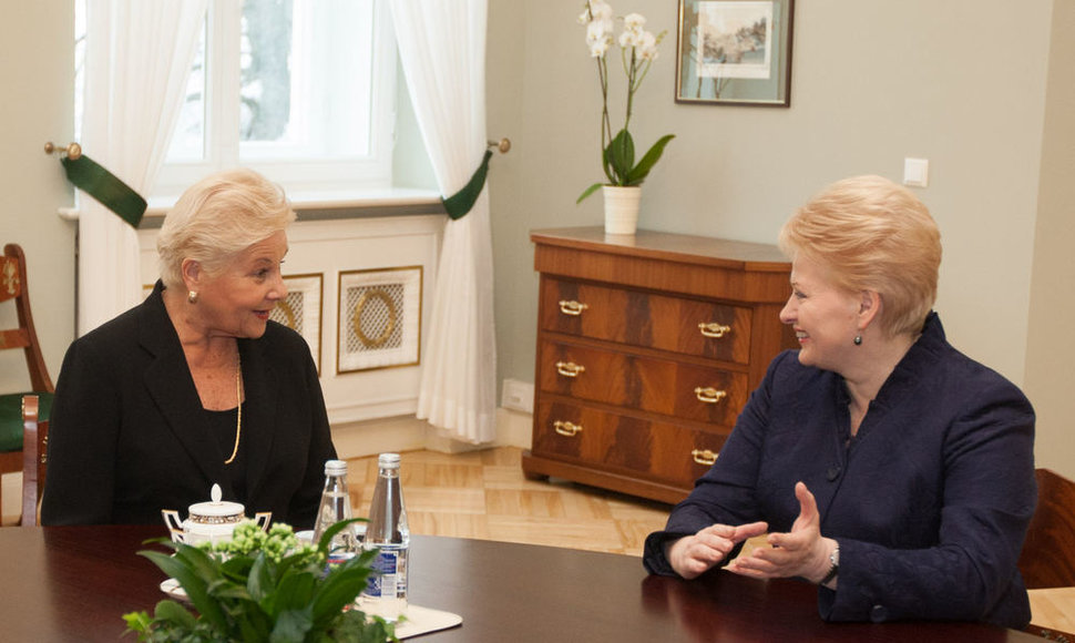 Dalia Grybauskaitė ir Danguolė Navickaitė (kairėje)