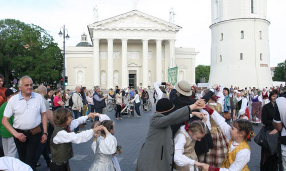 Festivalio eisenos akimirka