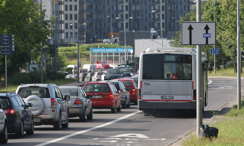 Autobusų ir troleibusų keleiviams tenka prisitaikyti prie naujų važinėjimo po Vilnių ypatumų