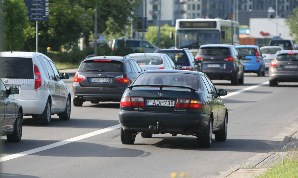 Autobusų ir troleibusų keleiviams tenka prisitaikyti prie naujų važinėjimo po Vilnių ypatumų