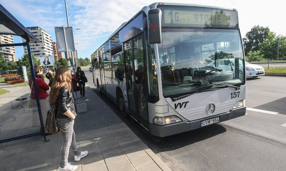 Autobusų ir troleibusų keleiviams tenka prisitaikyti prie naujų važinėjimo po Vilnių ypatumų