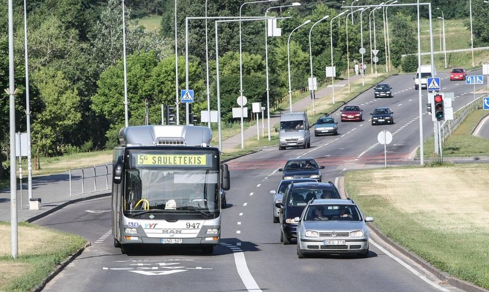 Autobusų ir troleibusų keleiviams tenka prisitaikyti prie naujų važinėjimo po Vilnių ypatumų