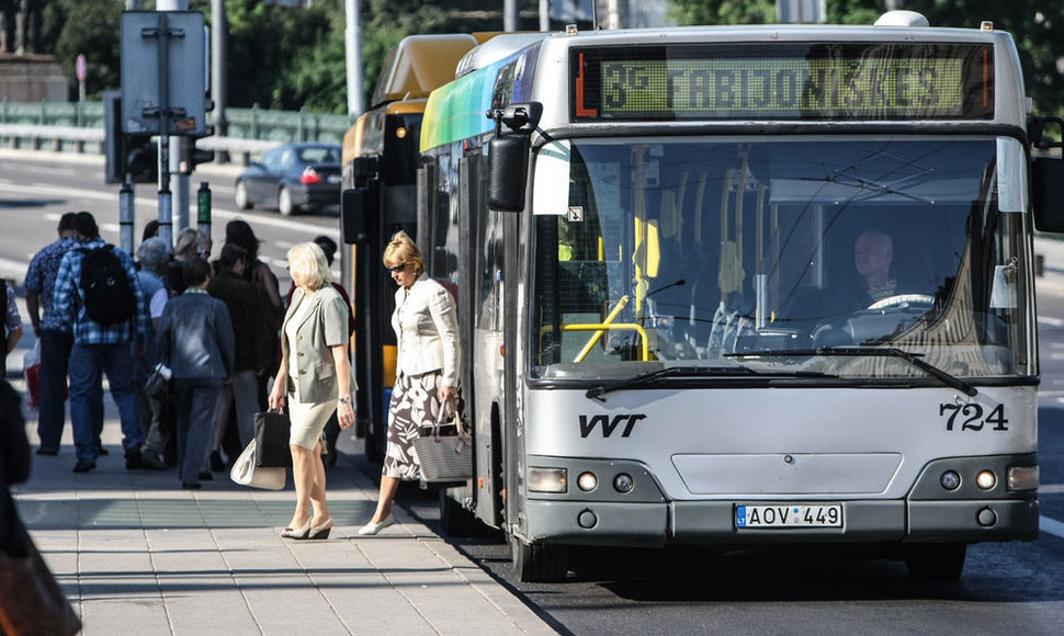 Autobusų ir troleibusų keleiviams tenka prisitaikyti prie naujų važinėjimo po Vilnių ypatumų