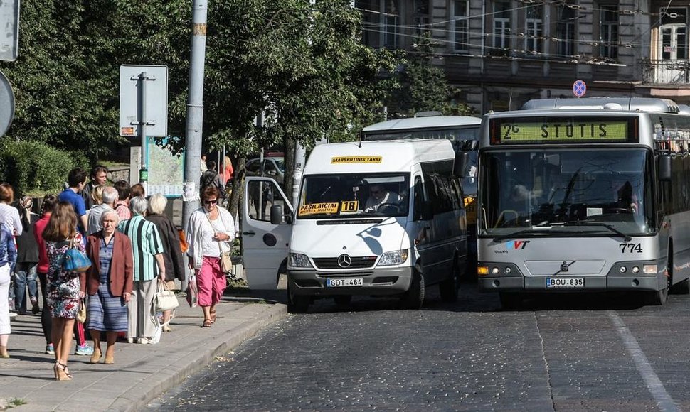 Autobusų ir troleibusų keleiviams tenka prisitaikyti prie naujų važinėjimo po Vilnių ypatumų