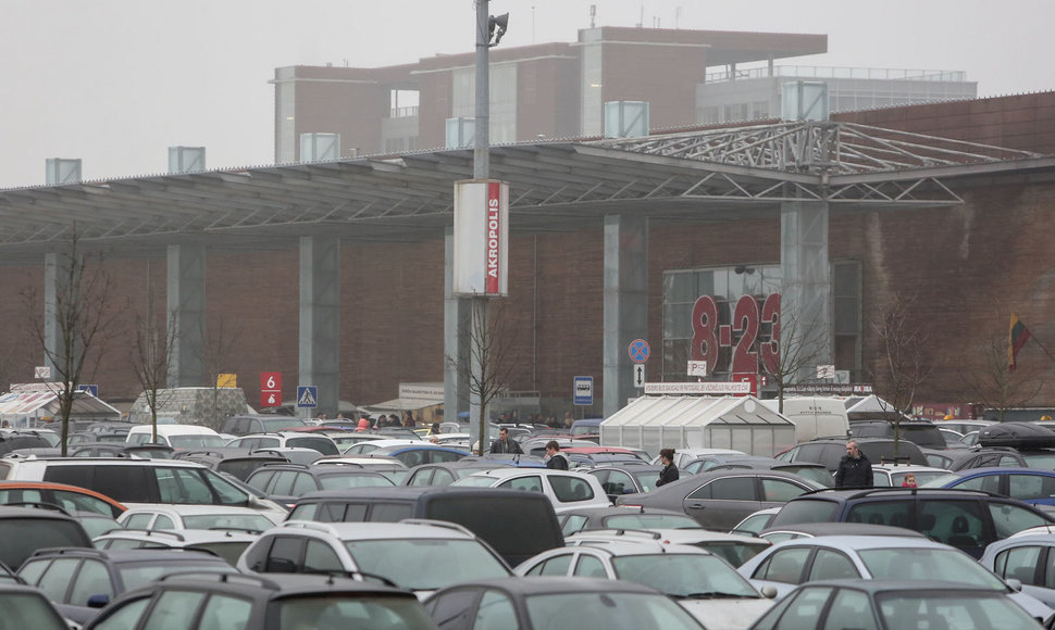 Išpardavimas prekybos centre sulaukė žmonių antplūdžio