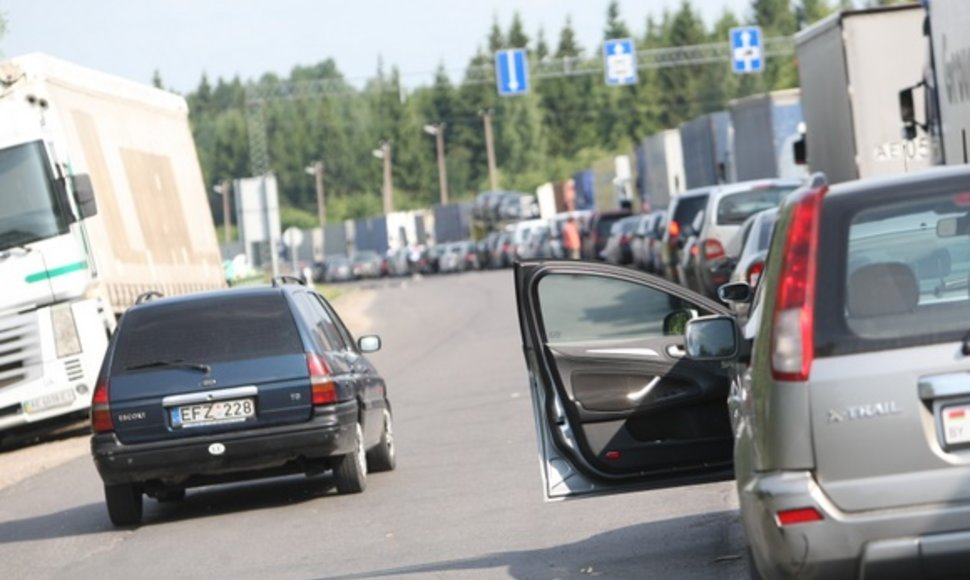 Medininkų pasienio poste kelių kilometrų eilės