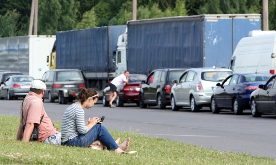 Medininkų pasienio poste kelių kilometrų eilės