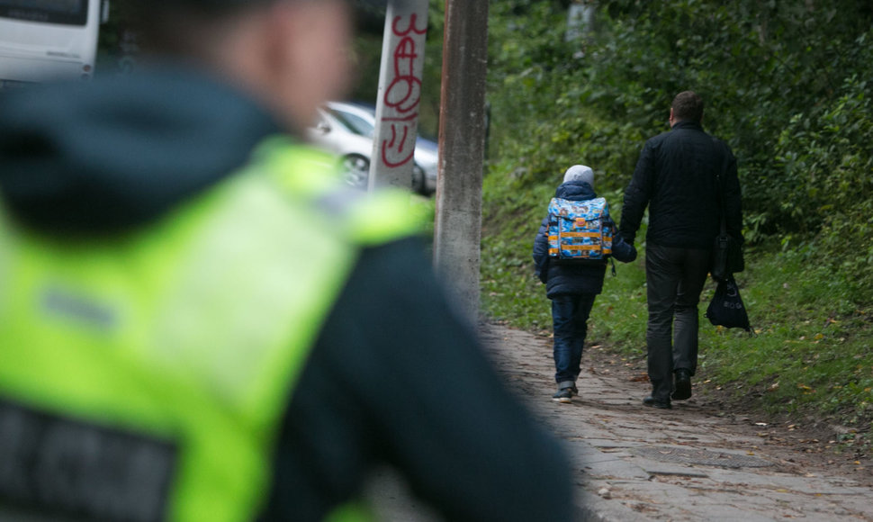 Vilnaiaus policijos pareigūnai tikrino ar saugiai važami vaikai